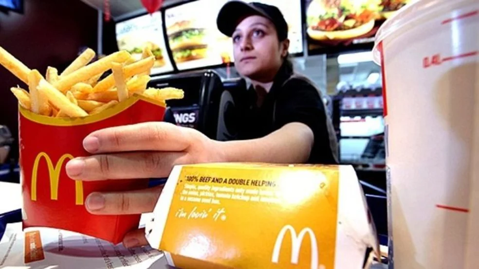 Floppa trabajador/a de McDonald's 🦅🍔 in 2023
